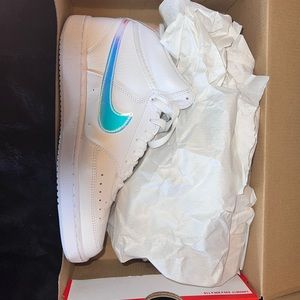 White Mid high Nike Court Vision size 9. Worn once. Original box